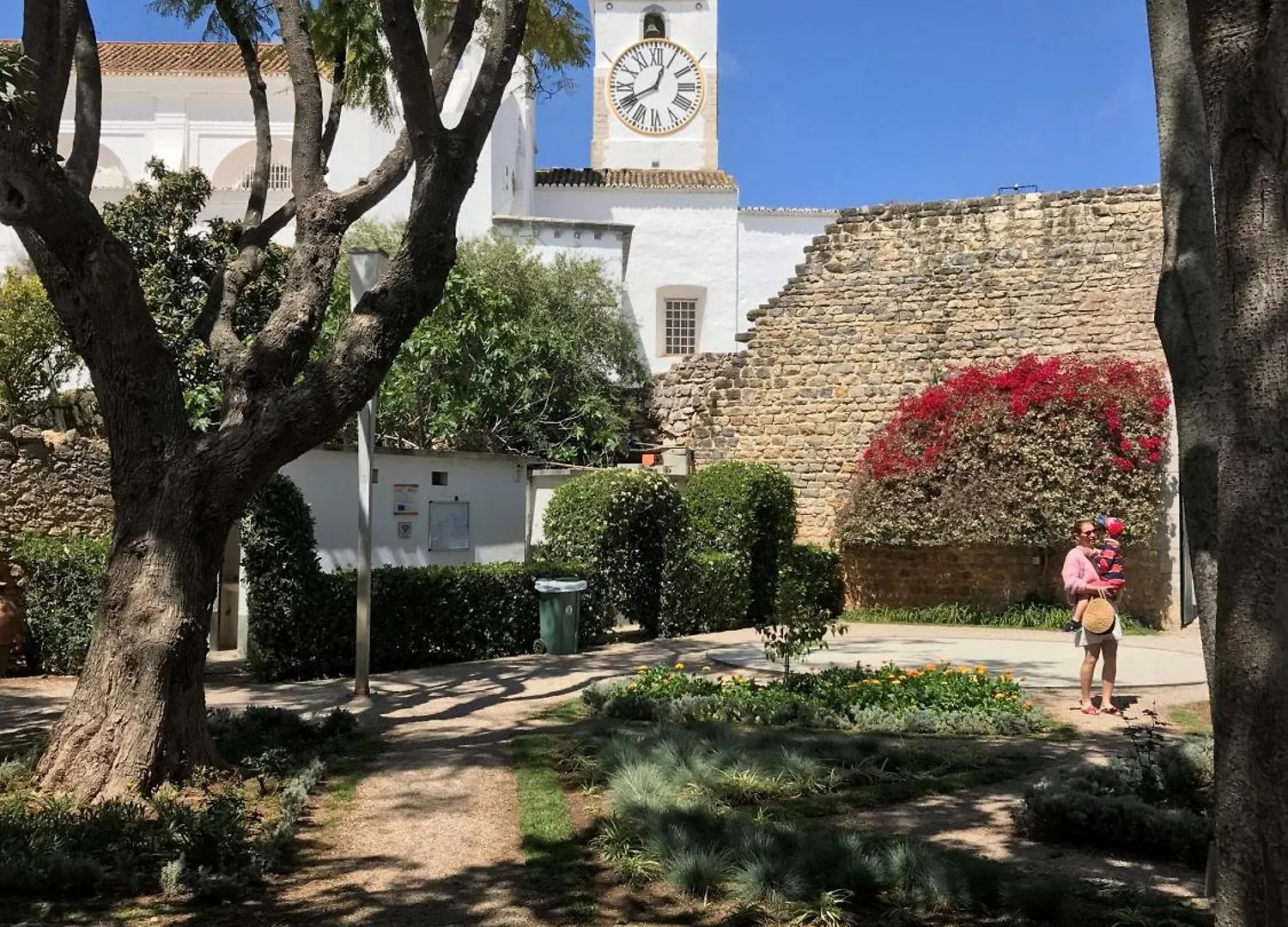 Casa Tedi, Alto Do Perogil, Tavira - 3 Bedroom, 3 Bathroom Villa, Large Pool, Exquisite Gardens & Air-Conditioning 0*,