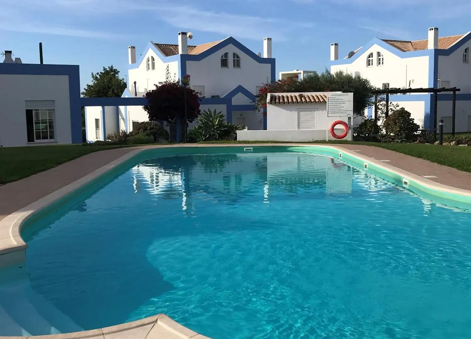 Casa Tedi, Alto Do Perogil, Tavira - 3 Bedroom, 3 Bathroom Villa, Large Pool, Exquisite Gardens & Air-Conditioning